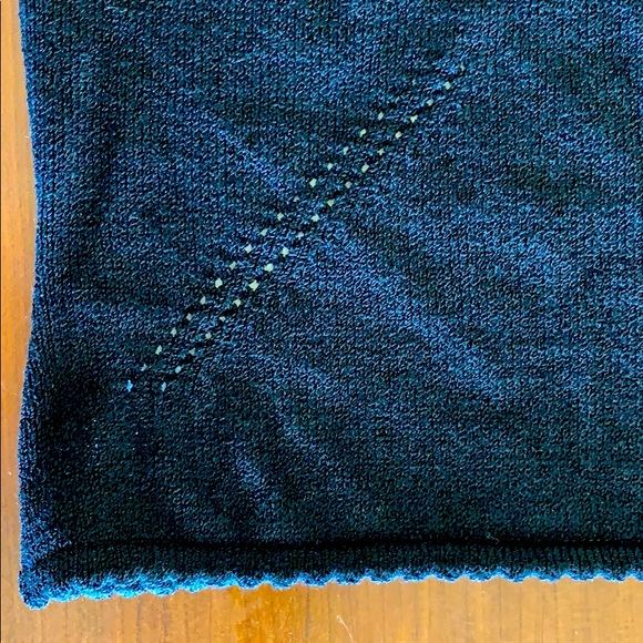 Saint John Navy V-Neck Sleeveless Top P - Picture 2 of 6